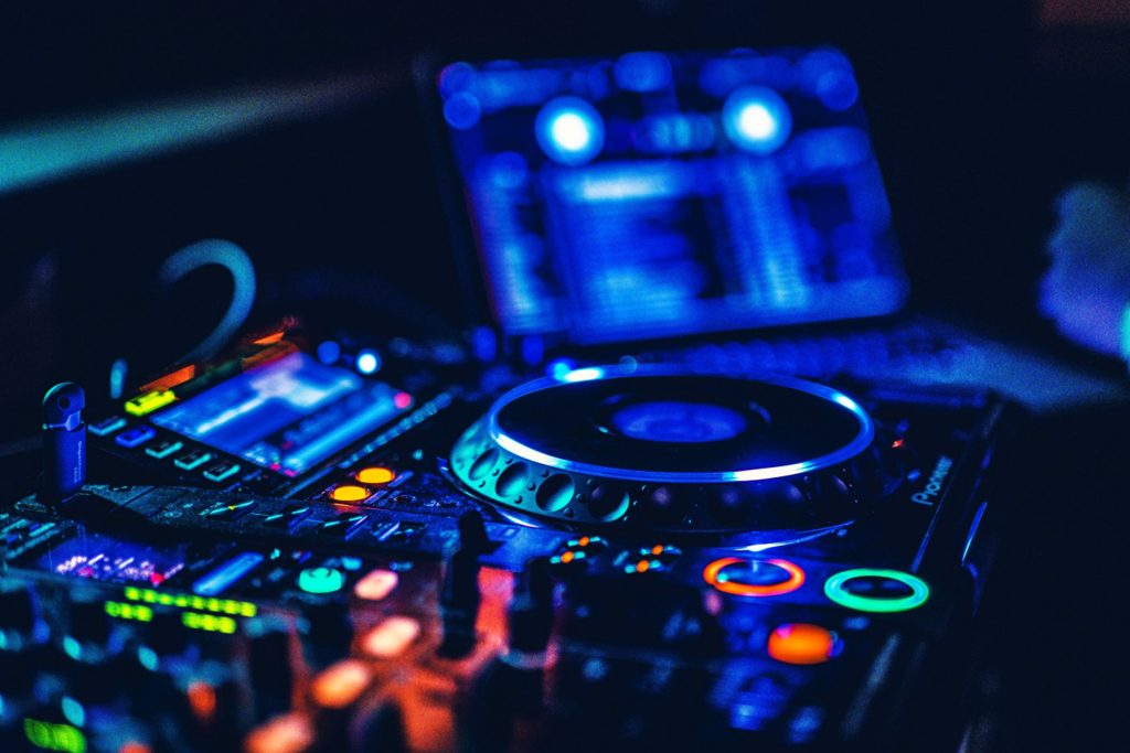 Dj Warszawa - Kontakt